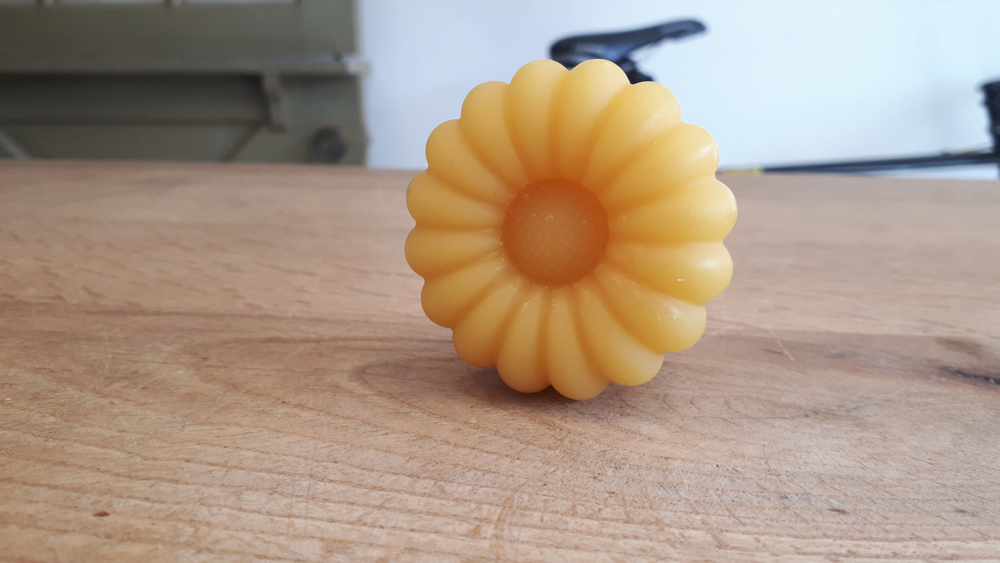 Pure Ontario Beeswax Flowers (58g)