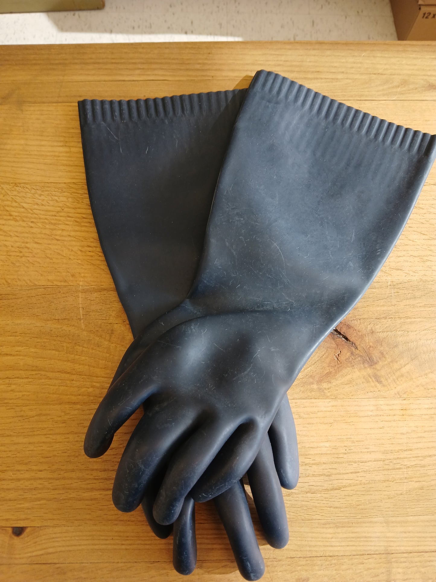 Gloves for Acid Treatment