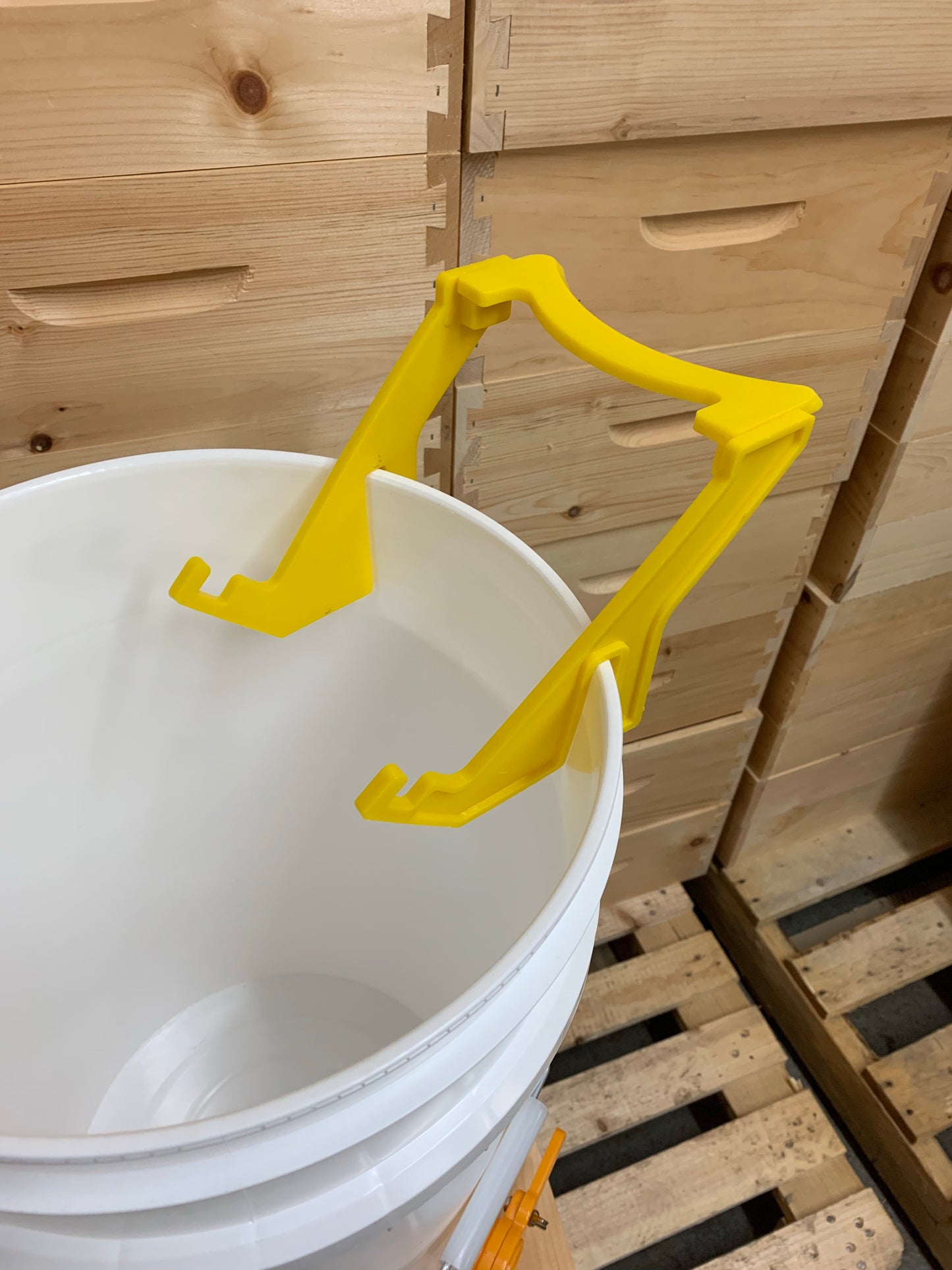 Pail Perch
