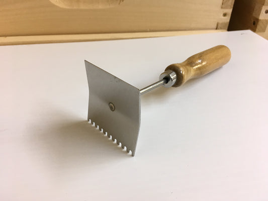 Queen Excluder Cleaning Tool