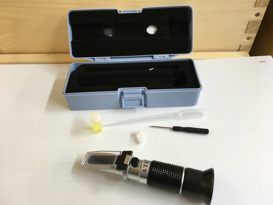 Refractometer (optical)