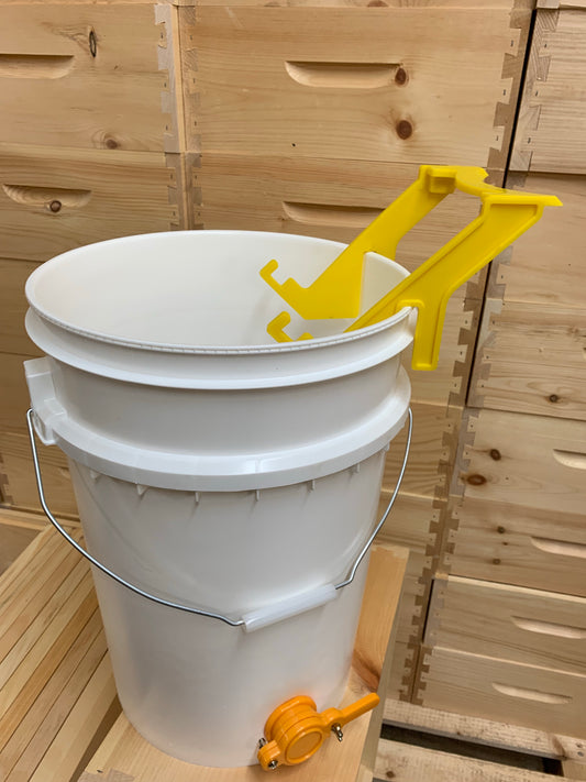 Pail Perch